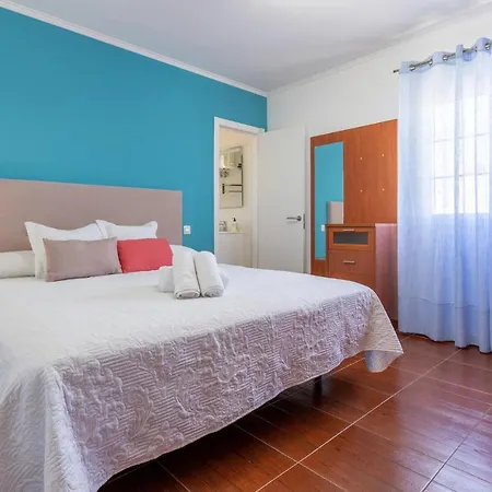 Awesome In With Internet And 2 Bedrooms *
