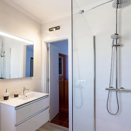 Awesome In With Internet And 2 Bedrooms Lejlighed *