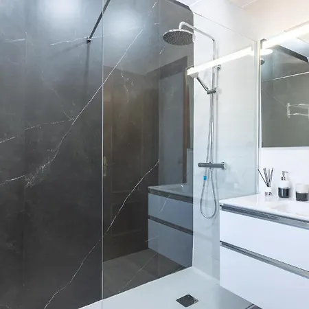 Awesome In With Internet And 2 Bedrooms